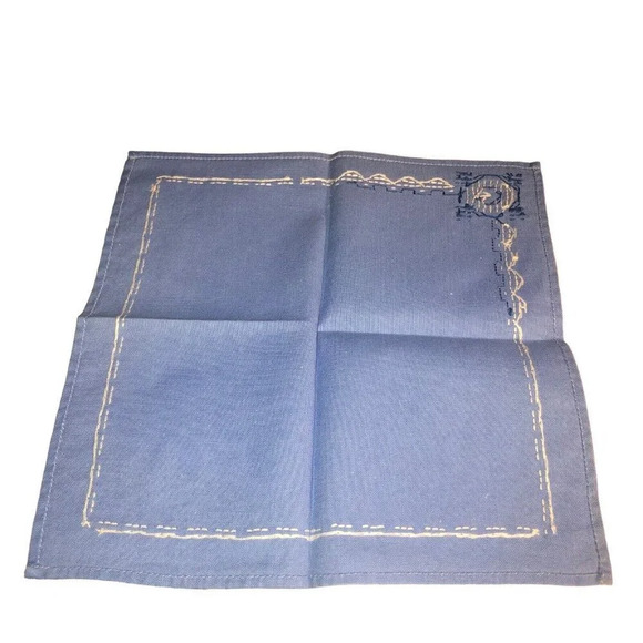 Vintage Napkins 10.5" x 11" Embroidered Cross-Stitch Set of 4 White & Blue Linen - Picture 2 of 4